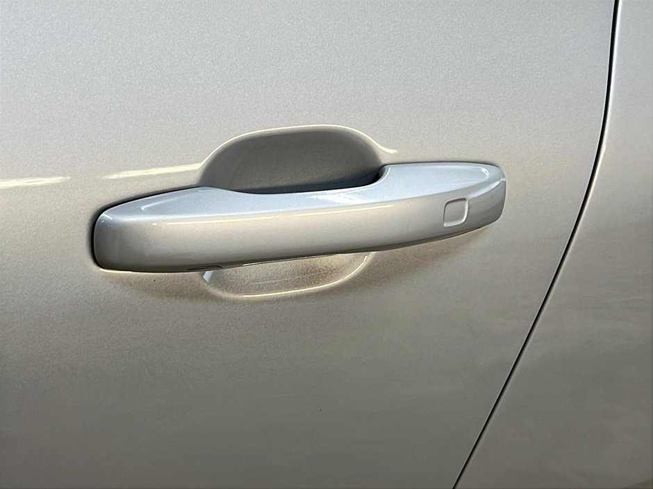 Volvo XC60 B6 MOMENTUM HYBRID CUIR TOIT PANO NAV 4RM 2022-26