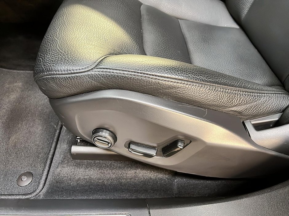 Volvo XC60 B6 MOMENTUM HYBRID CUIR TOIT PANO NAV 4RM 2022-25