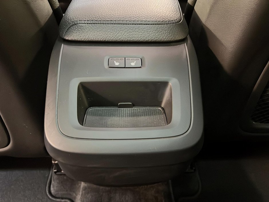 Volvo XC60 B6 MOMENTUM HYBRID CUIR TOIT PANO NAV 4RM 2022-10