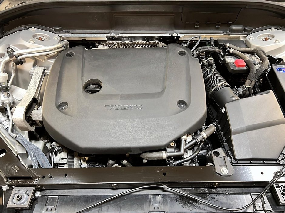 2022 Volvo XC60 B6 R-DESIGN CUIR TOIT PANO 4RM-12