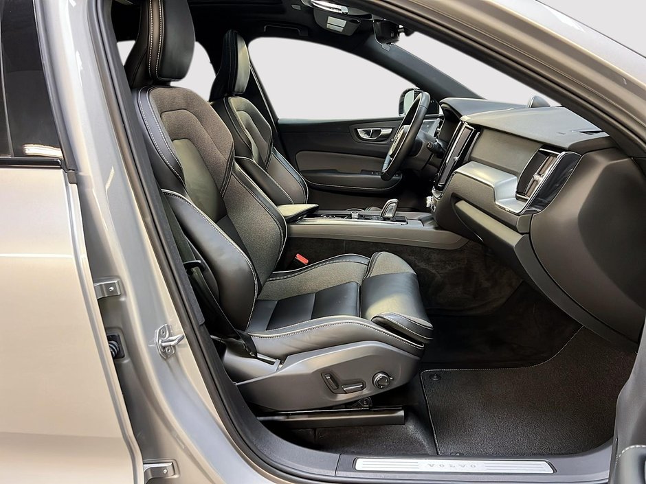 2022 Volvo XC60 B6 R-DESIGN CUIR TOIT PANO 4RM-7