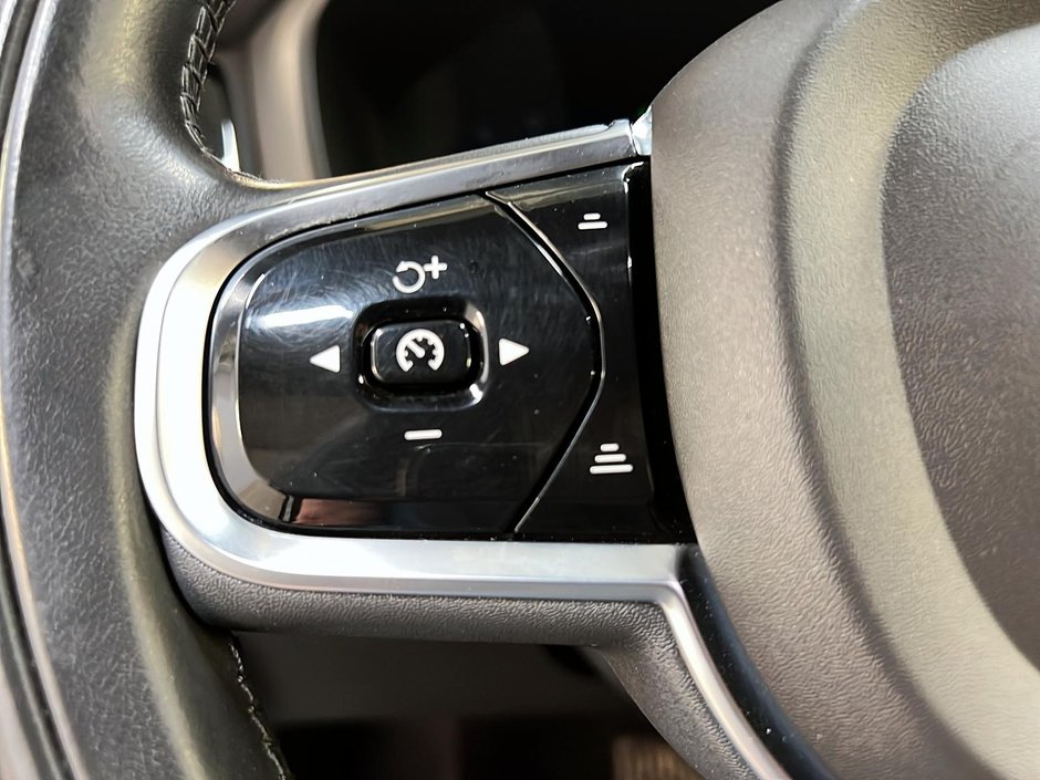 2022 Volvo XC60 T8 INSCRIPTION RECHARGE 4RM-22