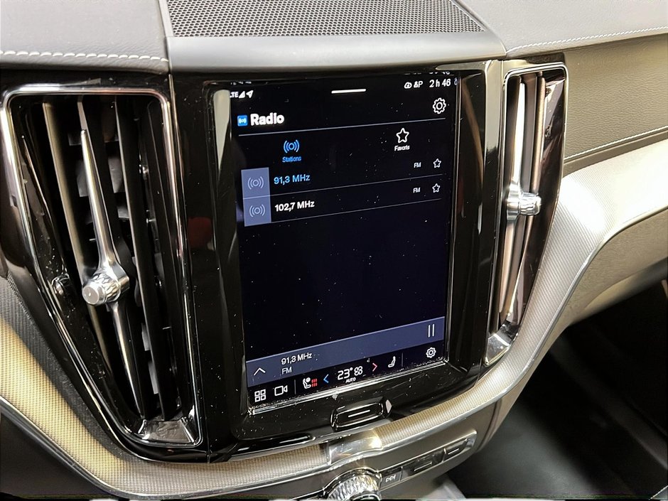 2022 Volvo XC60 B6 R-DESIGN CUIR TOIT PANO NAV 4RM-17