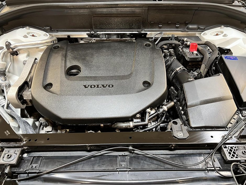 2022 Volvo XC60 B6 R-DESIGN CUIR TOIT PANO NAV 4RM-12