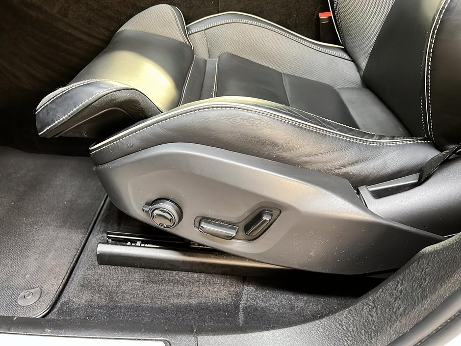 2022 Volvo XC60 B6 R-DESIGN CUIR TOIT PANO NAV 4RM-26