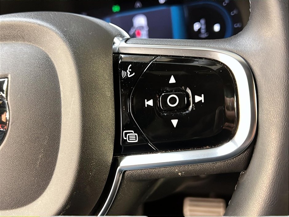 2022 Volvo XC60 B6 R-DESIGN CUIR TOIT PANO NAV 4RM-21