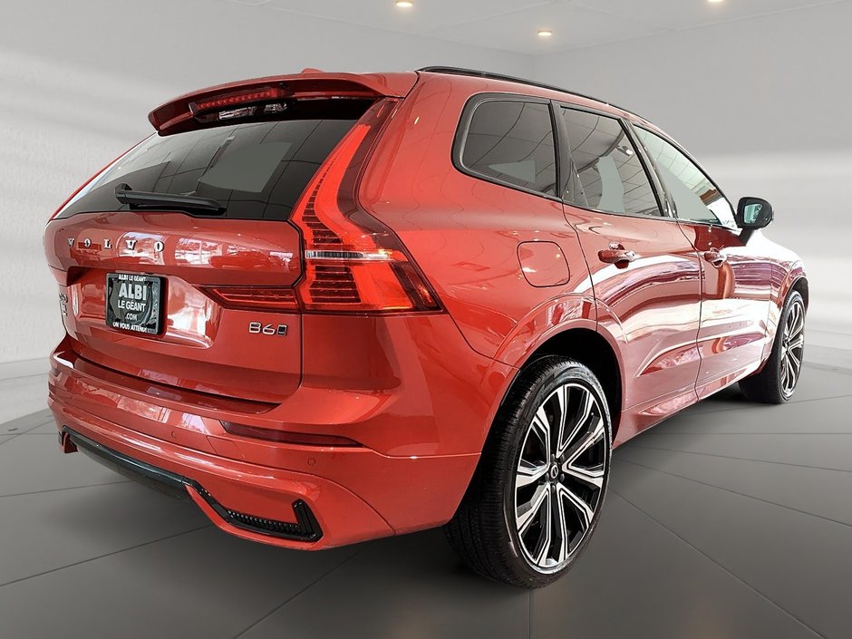Volvo XC60 B6 R-DESIGN CUIR TOIT PANO NAV 4RM 2022-3