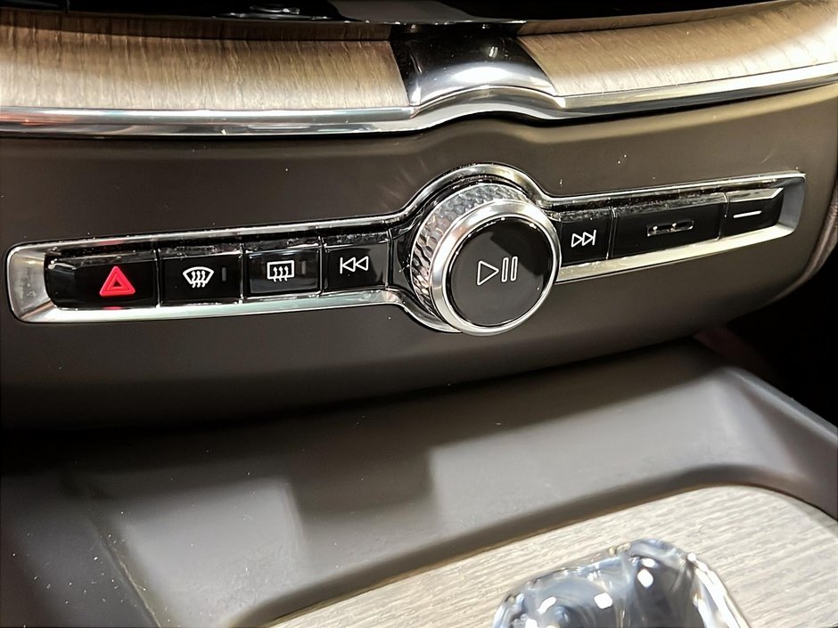 Volvo XC60 B6 INSCRIPTION CUIR TOIT NAV  4RM 2022-16