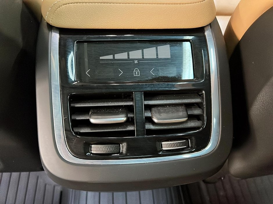 2022 Volvo XC60 B6 INSCRIPTION CUIR TOIT PANO NAV 4RM-9