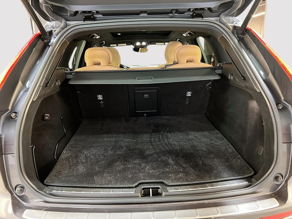 2022 Volvo XC60 B6 INSCRIPTION CUIR TOIT PANO NAV 4RM-12