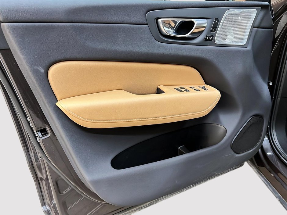 2022 Volvo XC60 B6 INSCRIPTION CUIR TOIT PANO NAV 4RM-24