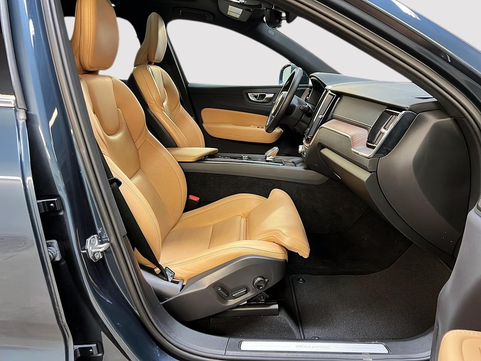 2022 Volvo XC60 T8 INSCRIPTION RECHARGE CUIR TOIT AWD-7