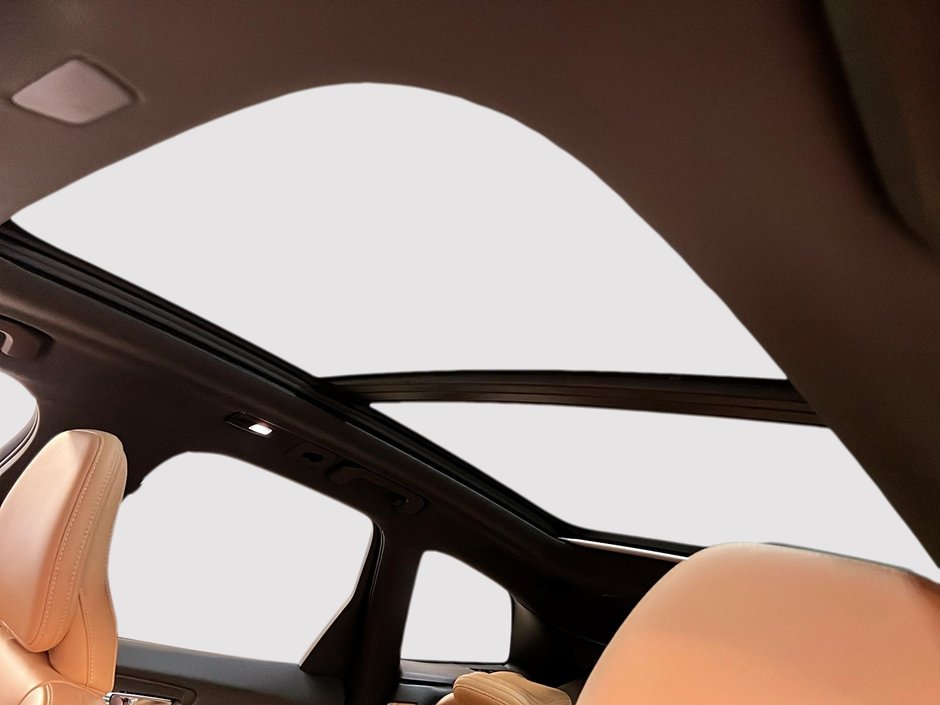 2022 Volvo XC60 T8 INSCRIPTION RECHARGE CUIR TOIT AWD-9