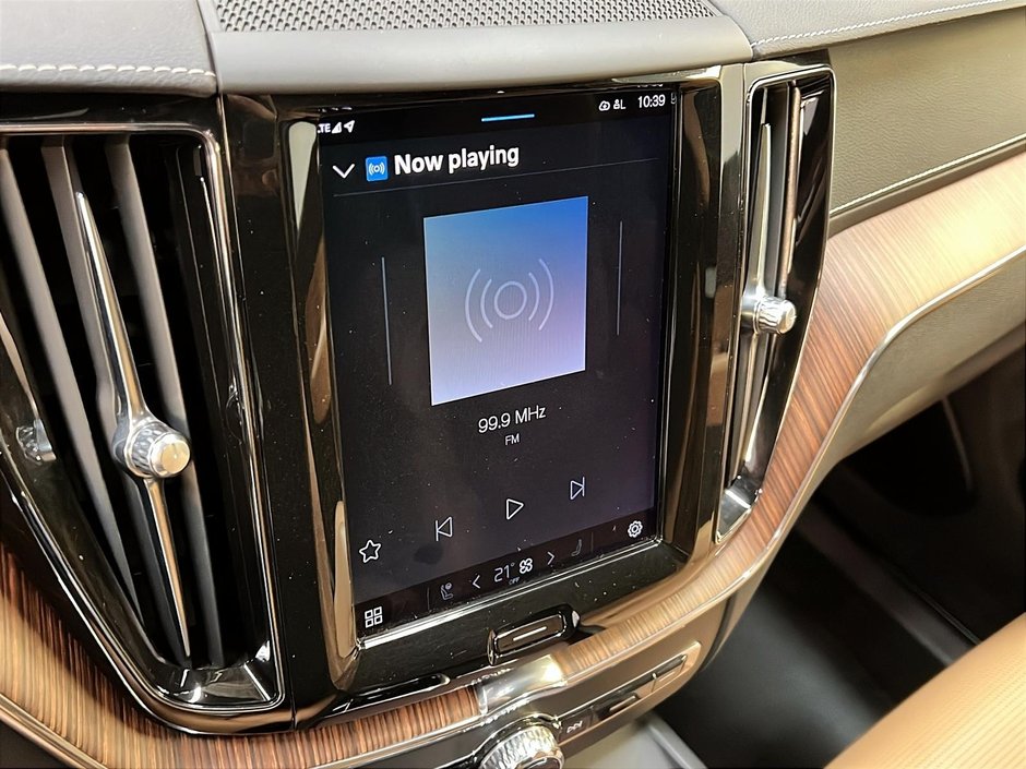 2022 Volvo XC60 T8 INSCRIPTION RECHARGE CUIR TOIT AWD-17