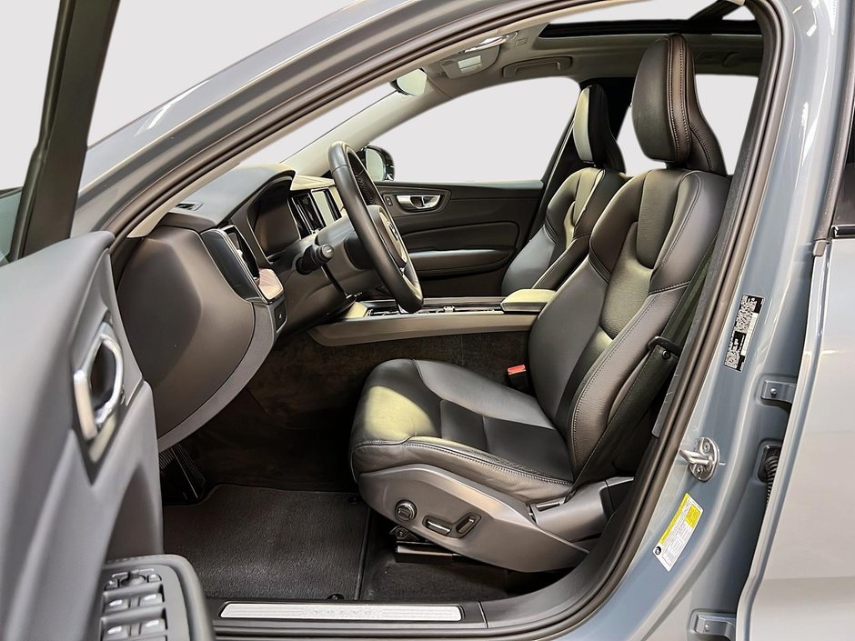 Volvo XC60 B6 PLUS DARK CUIR TOIT PANO NAV 4RM 2023-6