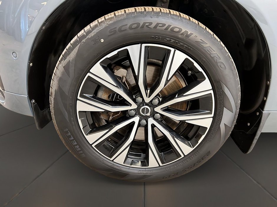 Volvo XC60 B6 PLUS DARK CUIR TOIT PANO NAV 4RM 2023-30