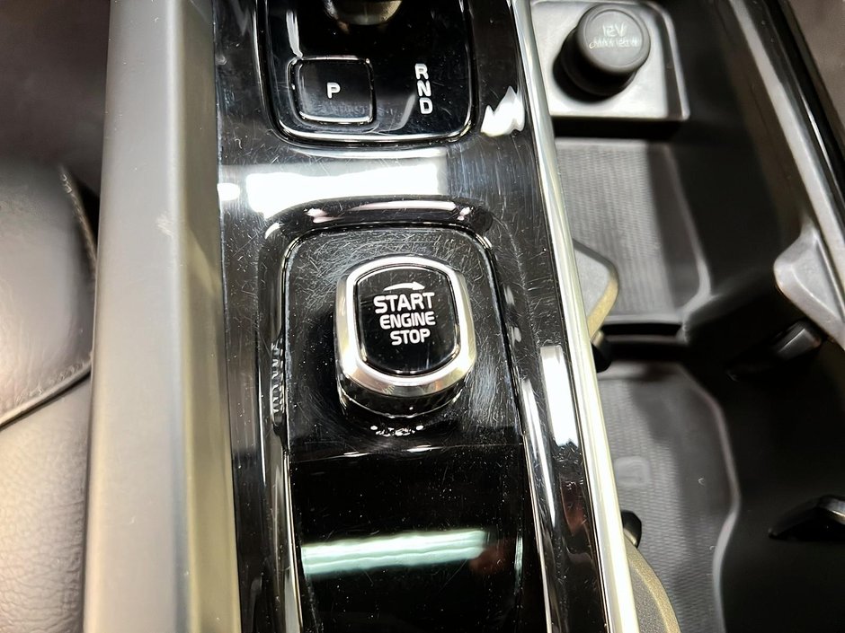 Volvo XC60 B6 PLUS DARK CUIR TOIT PANO NAV 4RM 2023-19