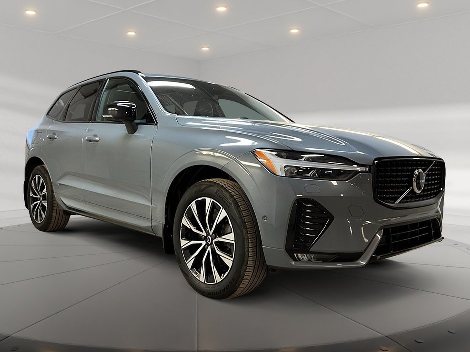 Volvo XC60 B6 PLUS DARK CUIR TOIT PANO NAV 4RM 2023-2
