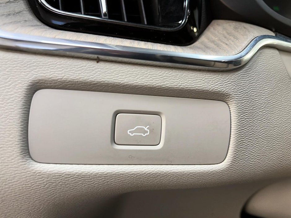 2023 Volvo XC60 B6 PLUS DARK  CUIR TOIT PANO NAV  4RM-22