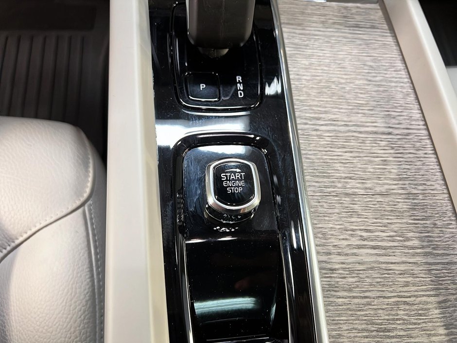 2023 Volvo XC60 B6 PLUS DARK  CUIR TOIT PANO NAV  4RM-19