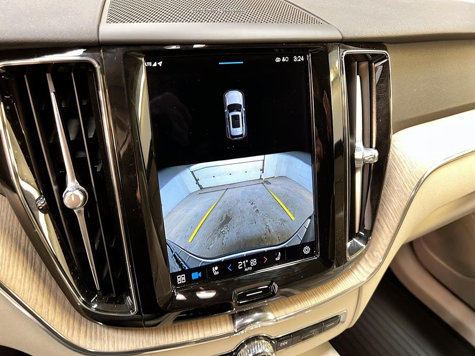 2023 Volvo XC60 B6 PLUS DARK  CUIR TOIT PANO NAV  4RM-17