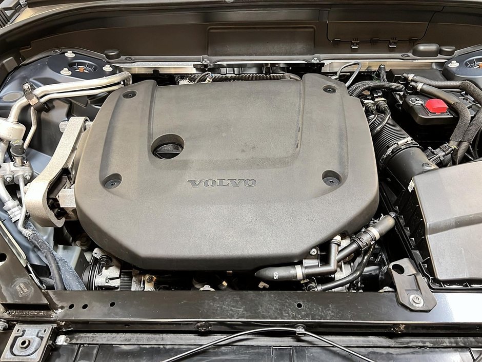 2023 Volvo XC60 B6 PLUS DARK  CUIR TOIT PANO NAV  4RM-12