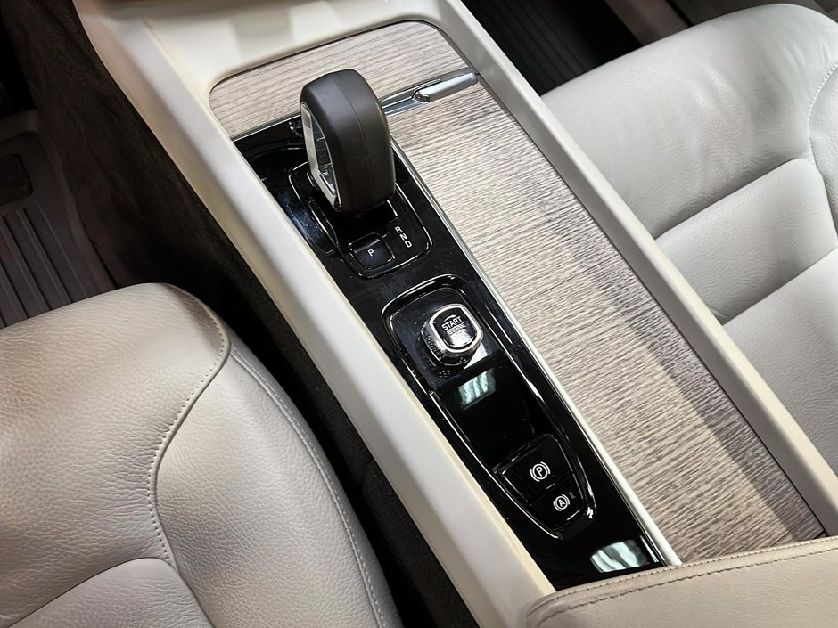 2023 Volvo XC60 B6 PLUS DARK  CUIR TOIT PANO NAV  4RM-15