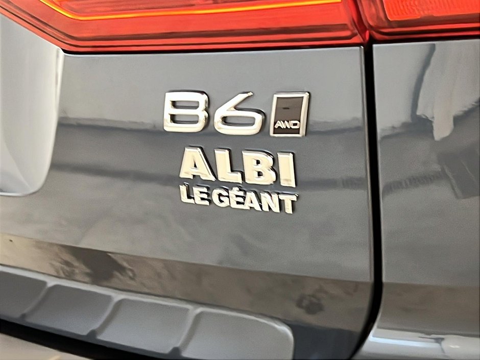 2023 Volvo XC60 B6 PLUS DARK  CUIR TOIT PANO NAV  4RM-29