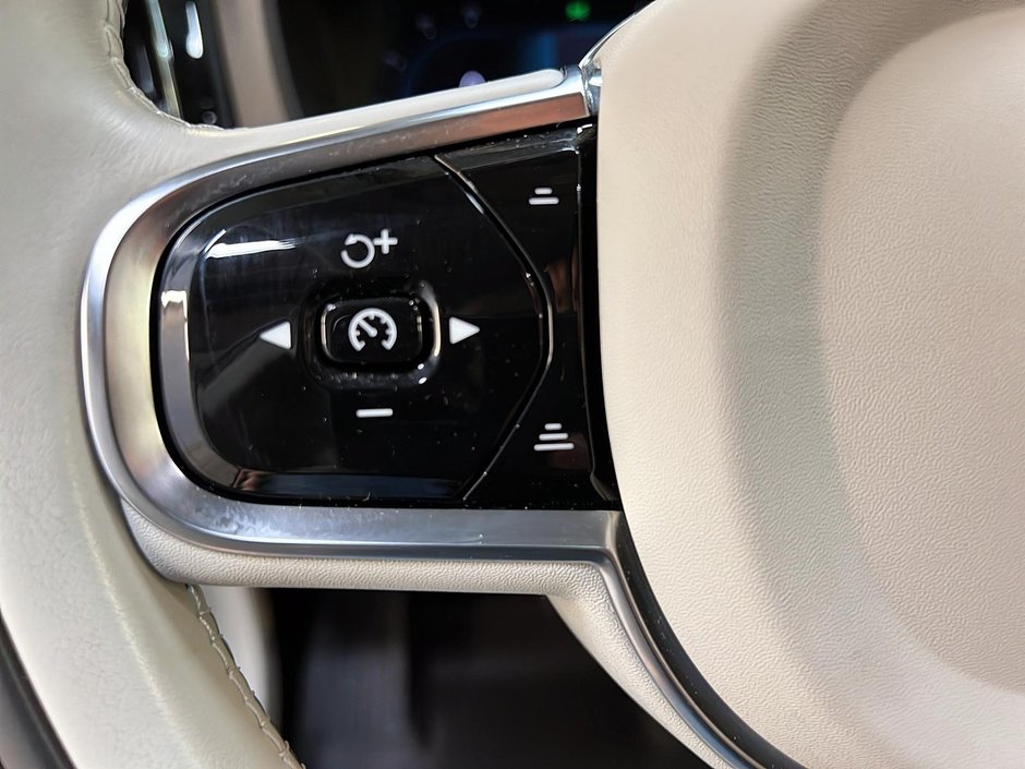 2023 Volvo XC60 B6 PLUS DARK  CUIR TOIT PANO NAV  4RM-21