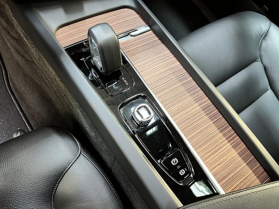 Volvo XC60 B6 PLUS CUIR TOIT PANO NAV 4RM 2023-15