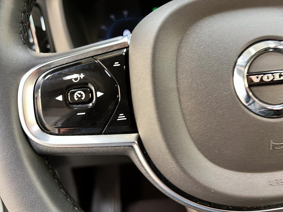 Volvo XC60 B6 PLUS CUIR TOIT PANO NAV 4RM 2023-22