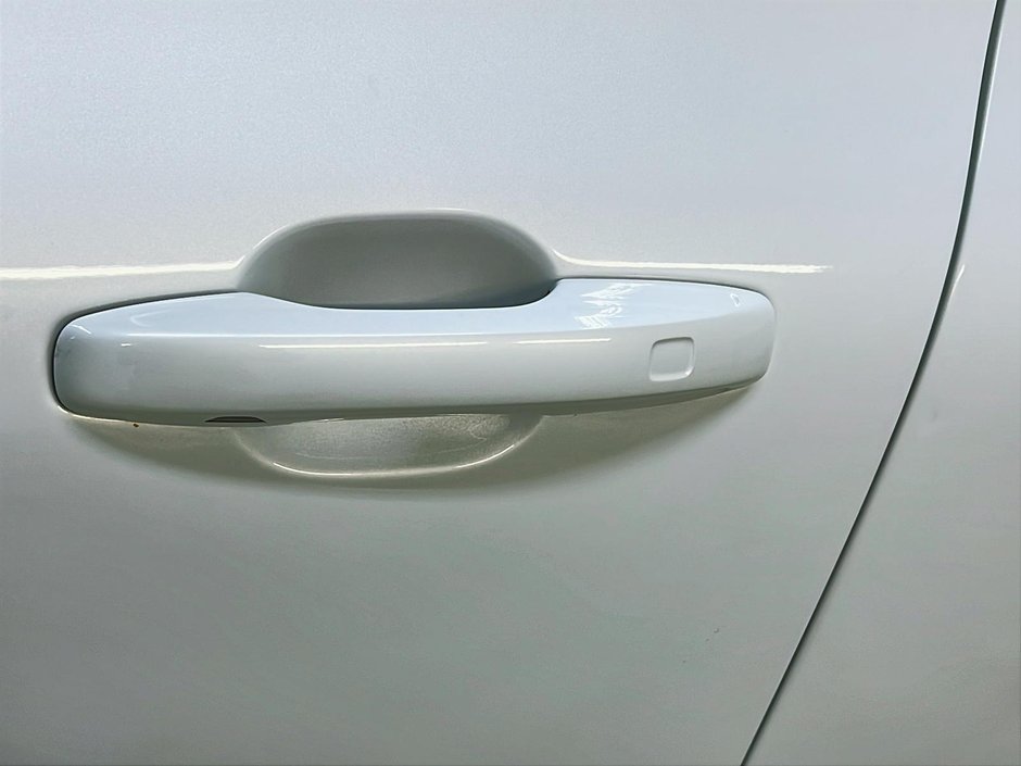 Volvo XC60 B6 PLUS DARK CUIR TOIT PANO NAV 4RM 2023-27