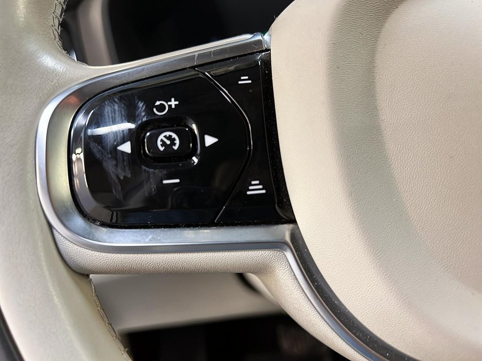 2023 Volvo XC60 T8 RECHARGE PLUS CUIR TOIT PANO NAV 4RM-18