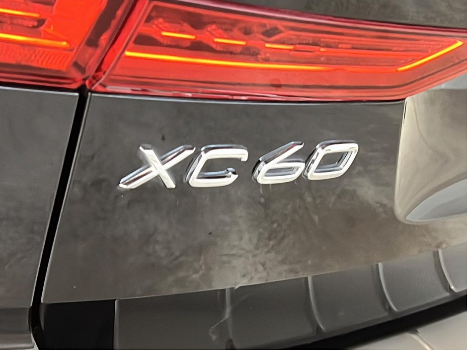 2023 Volvo XC60 T8 RECHARGE PLUS CUIR TOIT PANO NAV 4RM-24