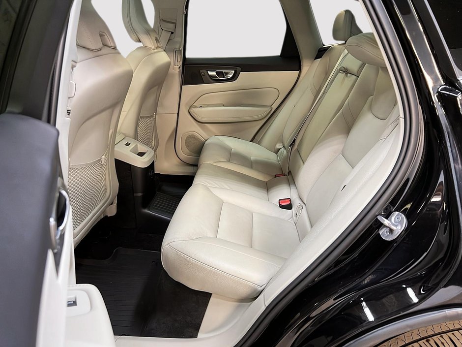 2023 Volvo XC60 T8 RECHARGE PLUS CUIR TOIT PANO NAV 4RM-8