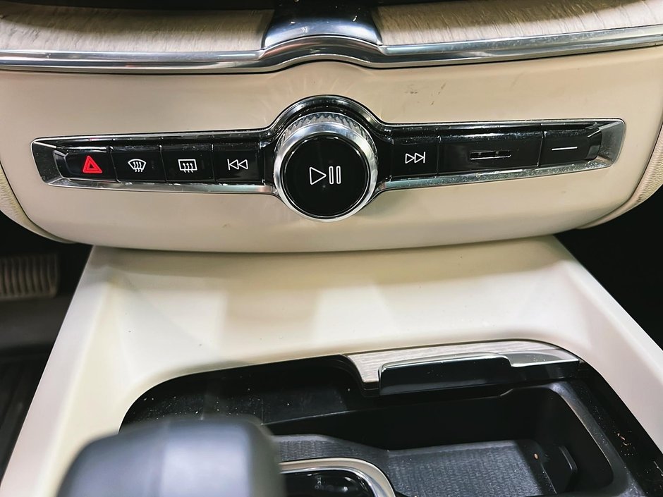 2023 Volvo XC60 T8 RECHARGE PLUS CUIR TOIT PANO NAV 4RM-13