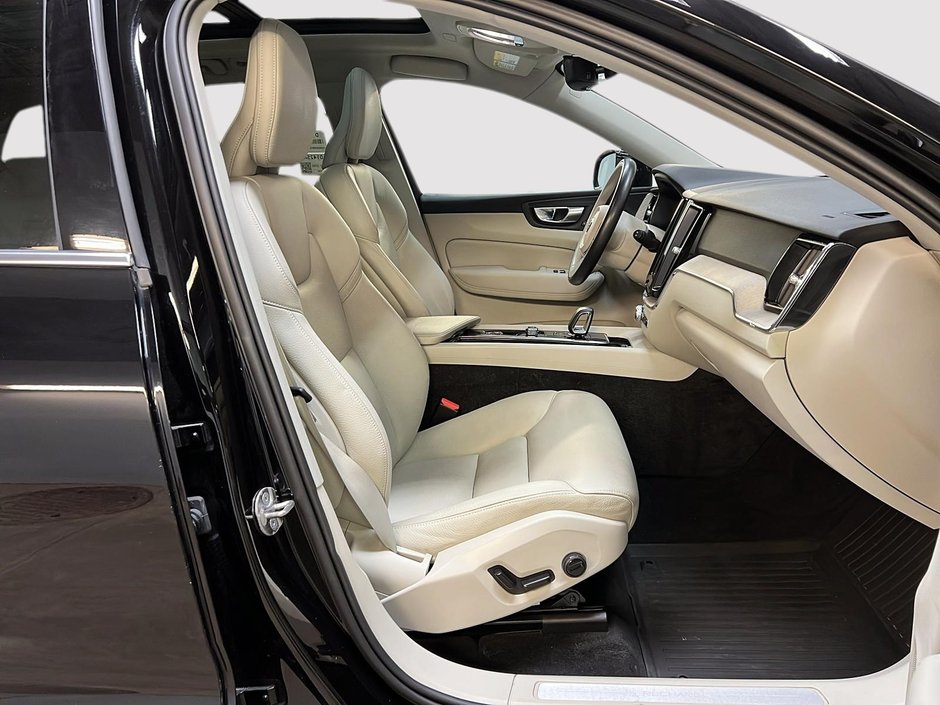 2023 Volvo XC60 T8 RECHARGE PLUS CUIR TOIT PANO NAV 4RM-7