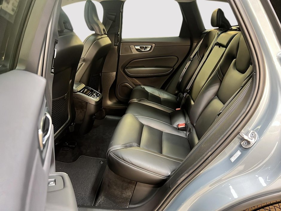 Volvo XC60 B6 ULTIMATE CUIR TOIT PANO NAV 4RM 2023-8