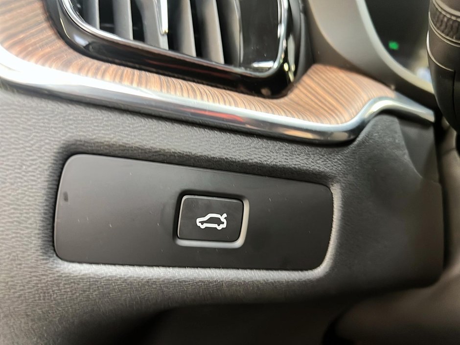 Volvo XC60 B6 ULTIMATE CUIR TOIT PANO NAV 4RM 2023-23