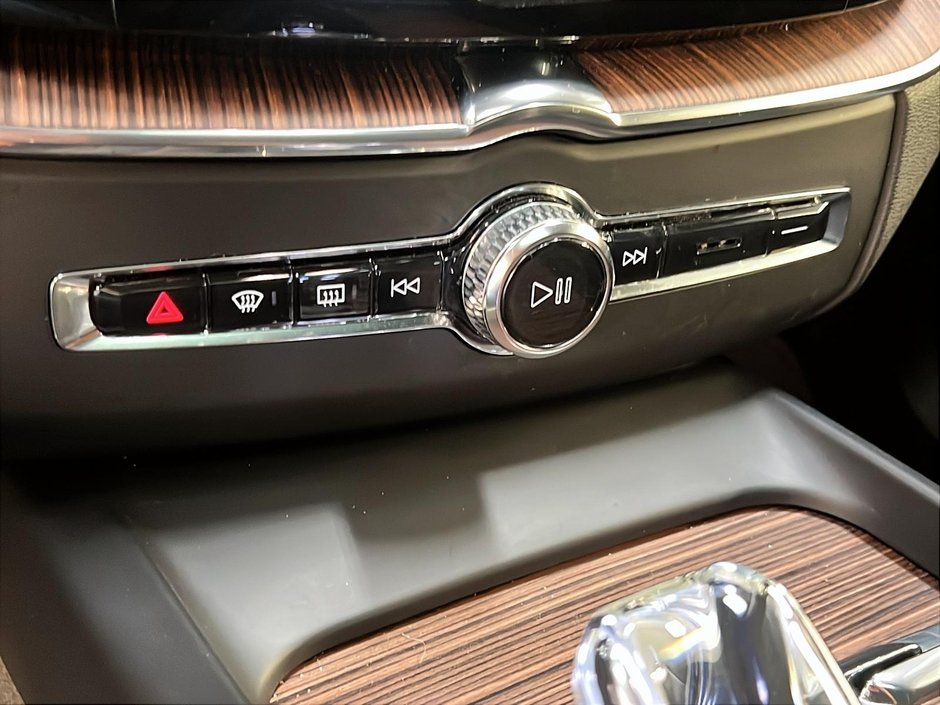 Volvo XC60 B6 ULTIMATE CUIR TOIT PANO NAV 4RM 2023-16