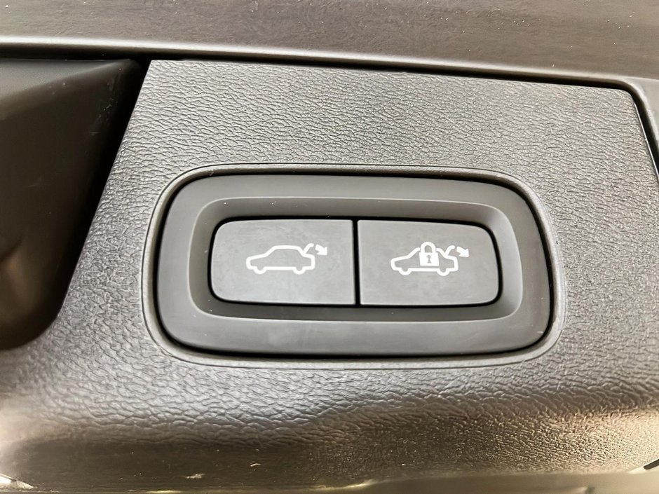 Volvo XC60 B6 ULTIMATE CUIR TOIT PANO NAV 4RM 2023-14