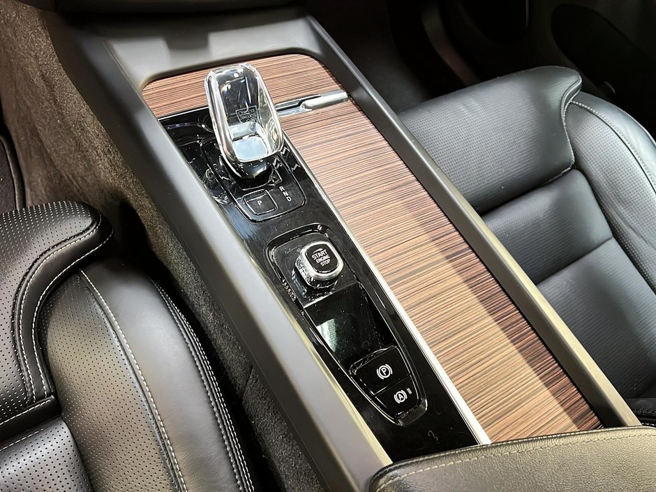 Volvo XC60 B6 ULTIMATE CUIR TOIT PANO NAV 4RM 2023-15