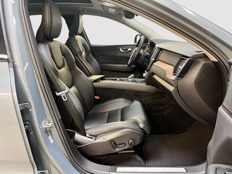 Volvo XC60 B6 ULTIMATE CUIR TOIT PANO NAV 4RM 2023-7