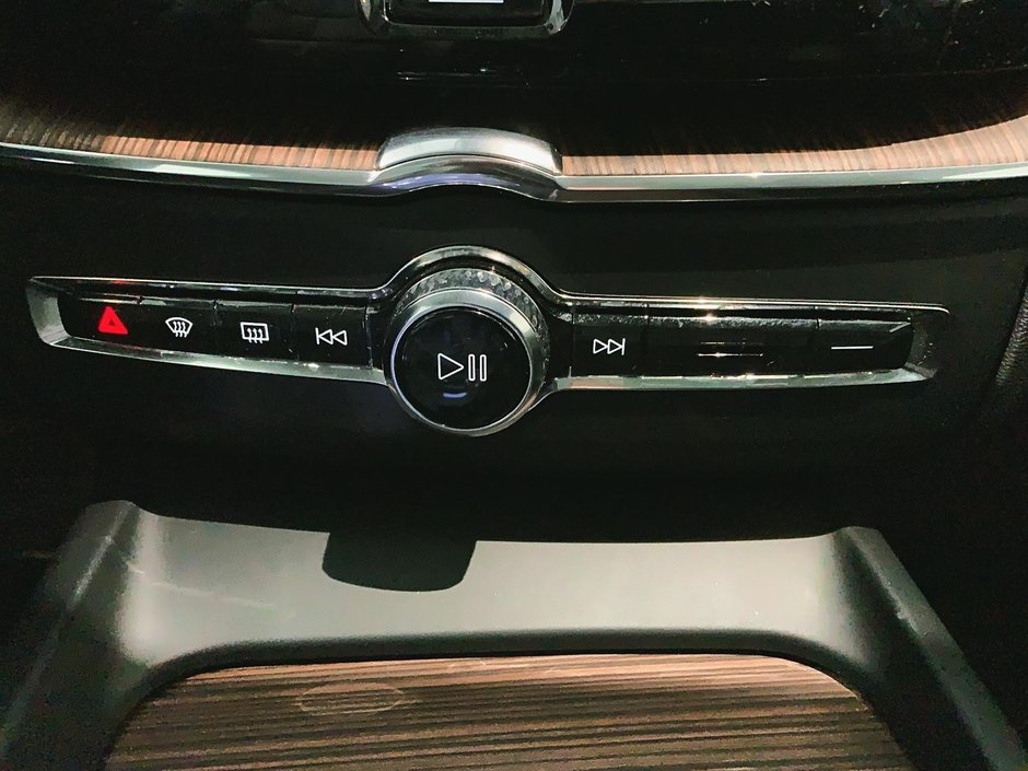 Volvo XC60 B6 ULTIMATE CUIR TOIT PANO NAV 4RM 2023-12