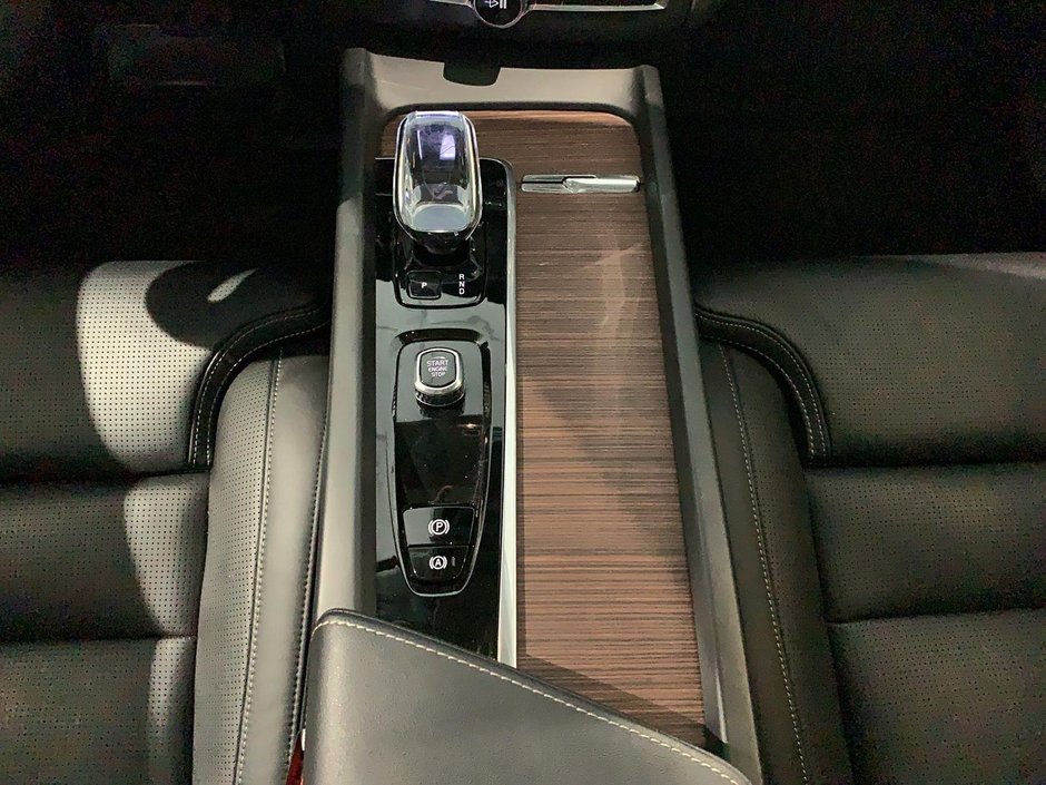 Volvo XC60 B6 ULTIMATE CUIR TOIT PANO NAV 4RM 2023-13