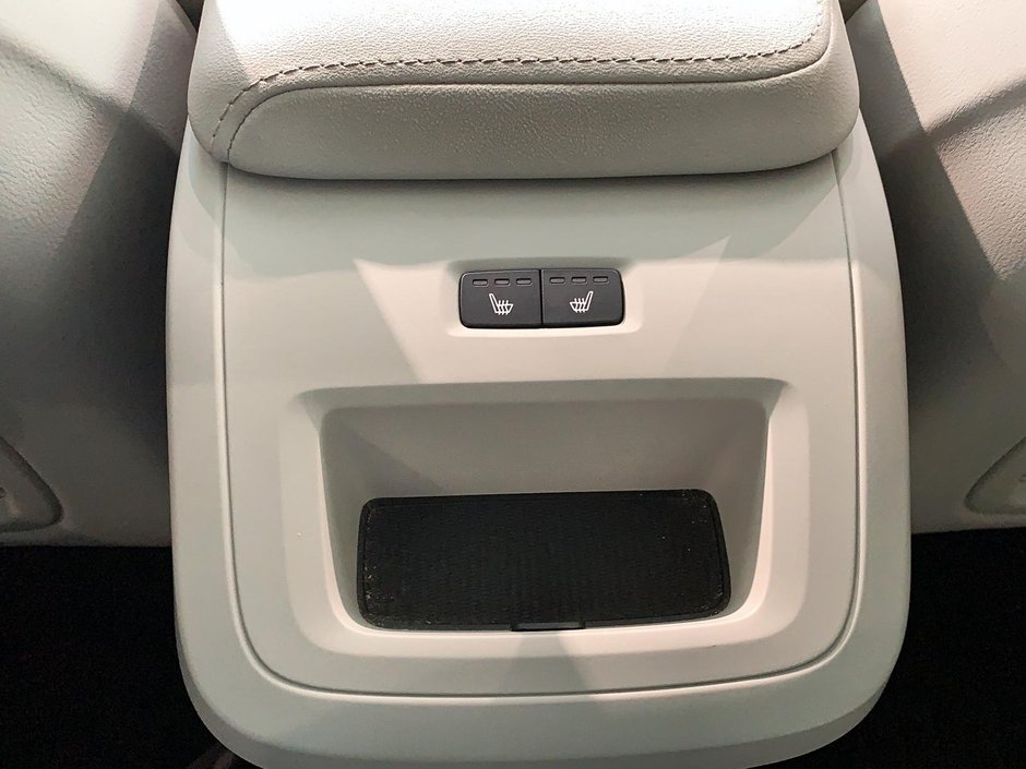 Volvo XC60 B6 CORE CUIR TOIT PANO NAV 4RM 2023-13