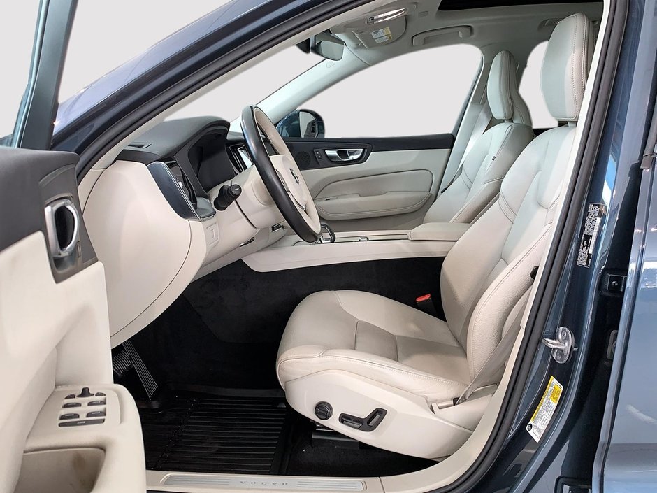 Volvo XC60 B6 CORE CUIR TOIT PANO NAV 4RM 2023-6
