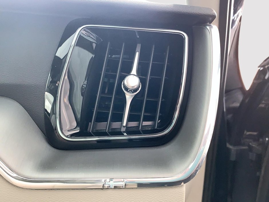 Volvo XC60 B6 CORE CUIR TOIT PANO NAV 4RM 2023-17