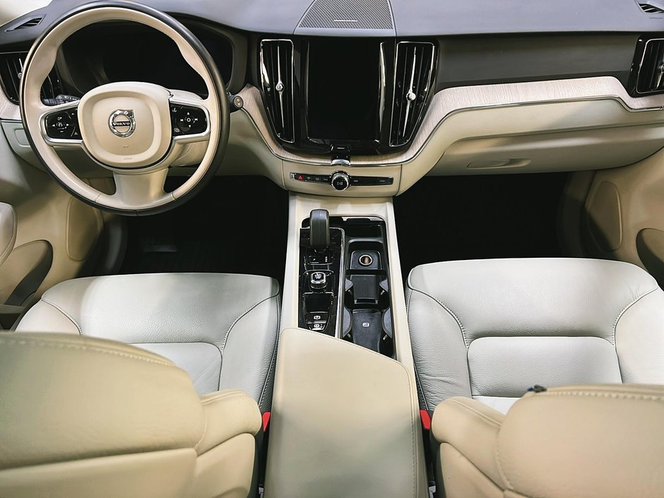 2023 Volvo XC60 B6 PLUS CUIR TOIT NAV 4RM-11