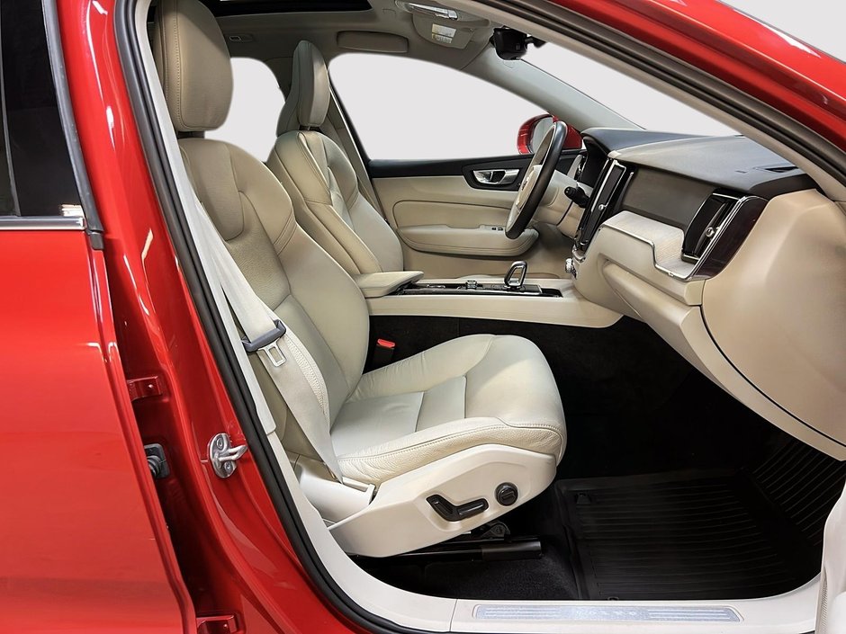 2023 Volvo XC60 B6 PLUS CUIR TOIT NAV 4RM-7